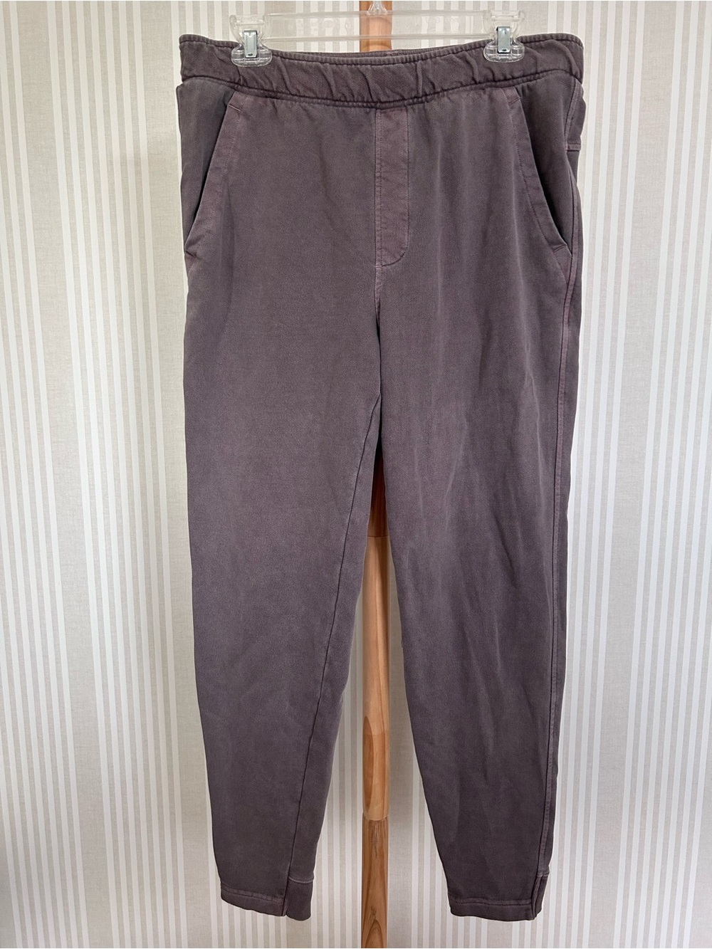 VRST Men's Washed Twill Terry Jogger Pants Size Medium Organic Mushroom - Picture 3 of 9